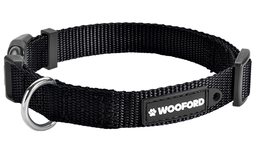 Essentielt Robust Hundehalsbånd i Nylon Sort justerbart hundehalsbånd, robust sølv D-ring i metal til at fastgøre hundetegn, komfortabel og holdbar let nylon.