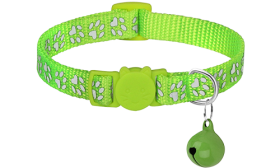 Grønt kattesikker halsbånd med poteprint, justerbart og let for komfort, med sikkerhedsspænde og matchende klokke.