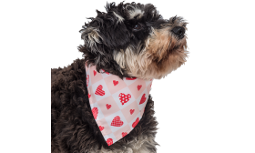 Bandana med hjeter til hund Trykt hundebandana med hjerter til hunde, med lyserødt og hvidt ternet design og røde hjerter, behagelig at bære.