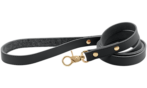 High-end sort ægte læder hundeline, 120 cm lang og holdbar, guld metal clasp og nitter for et luksuriøst look.